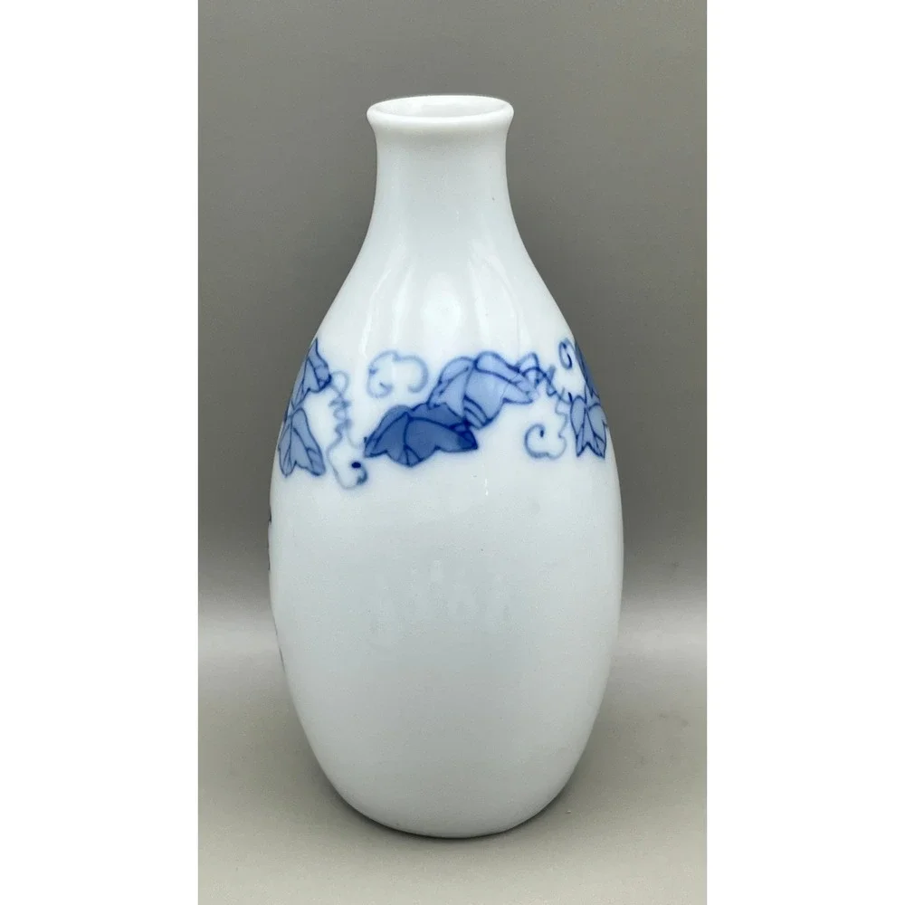 Japanese Sake Set White Blue Porcelain Tokkuri Carafe 5 Ochoko Cups Ivy As Is